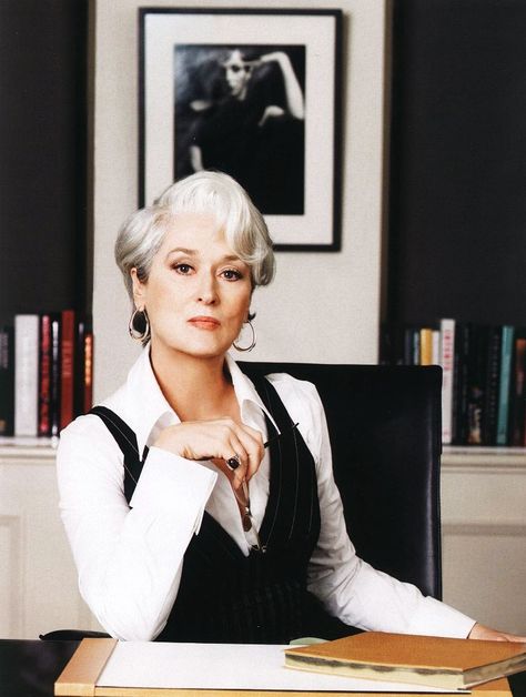 2006 The Devil Wears Prada | Promotional Still Meryl Streep as Miranda Priestly photographed by Brigitte Lacombe #2006 #MerylStreep #MirandaPriestly #TheDevilWearsPrada #PromotionalStill #BrigitteLacombe #DWP Devil Wears Prada Outfits, Business Portraits Woman, Brigitte Lacombe, Miranda Priestly, Devil Wears Prada, Business Portrait, Headshots Professional, Girl Inspiration, Meryl Streep