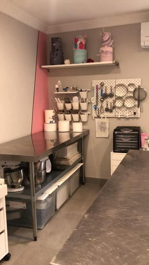 Welcome to Savvy Cakes Sydney! [Video] | Commercial kitchen design, Bakery design interior, Bakery interior Bakery Studio Interior Design, Baking Area Ideas, Cake Studio Ideas Home, Pastry Kitchen Design, Baking Studio Design, Cake Studio Design, Bakery Kitchen Design, Home Bakery Kitchen, Bakery Organization