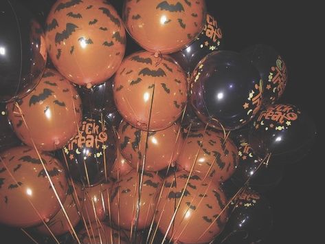 Halloween Tumblr Aesthetic, Halloween Decorations Nostalgia, Halloween Ball Aesthetic, Halloween Aesthetic 80s, 80s Aesthetic Halloween, Vintage Halloween Birthday Party, Aesthetic Halloween Activities, Campy Halloween Aesthetic, 1950s Halloween Aesthetic