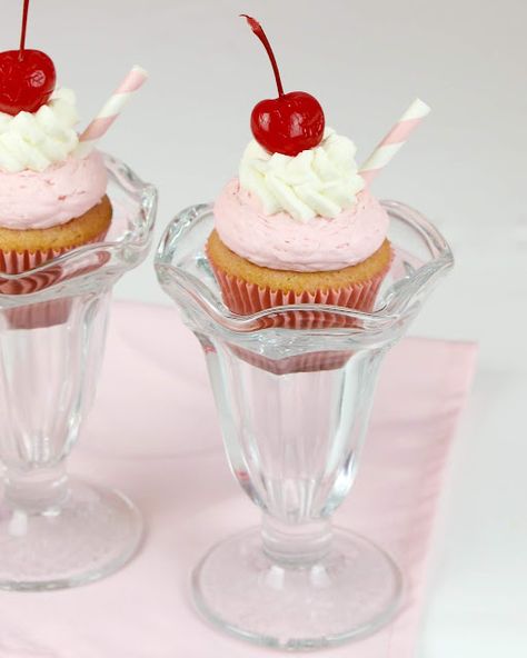 {VIDEO} Strawberry Milkshake Cupcakes - The Lindsay Ann Strawberry Milkshake Cupcakes, Milk Cupcakes, Milkshake Cupcakes, Pink Baking, Strawberry Whipped Cream, Cream Room, Ice Cream Cupcakes, Vanilla Milkshake, Cream Cupcakes