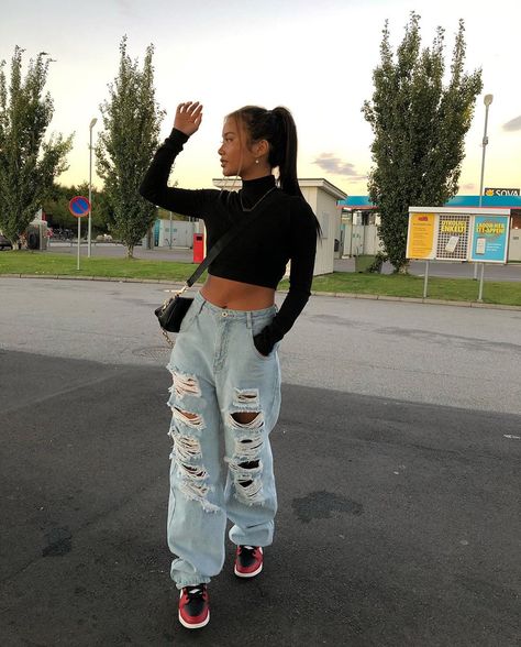 hell on Instagram: “baggy jeans >> @fashionnova fashionnovapartner” Baggy Outfits Girl, Outfit Ideas Baggy Jeans, Baggy Jeans Outfit Ideas, Streetwear High Fashion, Outfit Ideas Baggy, Baggy Jeans Outfit, Outfits Con Jeans, Jeans Outfit Ideas, Baggy Clothes