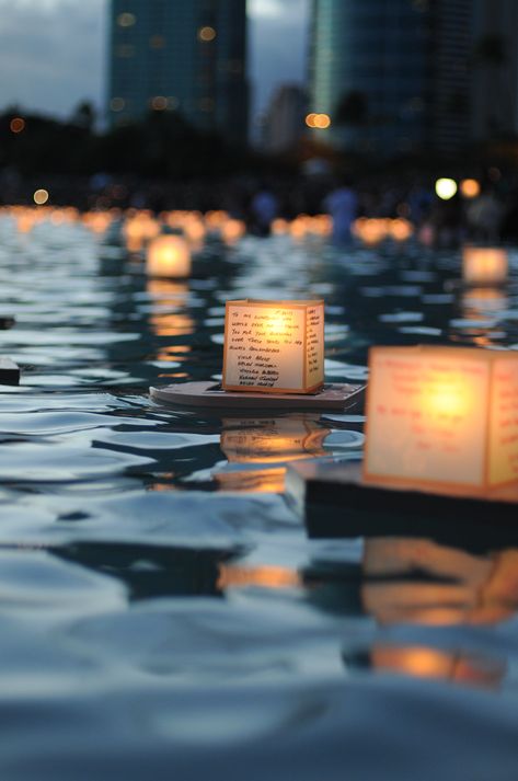 Floating Lanterns, Cool Pictures For Wallpaper, Beautiful Nature Wallpaper, Tumblr Wallpaper, Photography Wallpaper, Jolie Photo, Screen Wallpaper, Nature Wallpaper, Light Photography