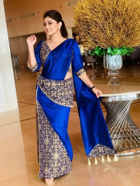 Made Up Kandyan Saree, Kandian Saree Jacket Designs Latest, Osariya Designs Modern, Kandiyan Saree Designs, Kandyan Saree For Party, Kandyan Saree Jackets Designs, Sinhalese Wedding, Chatta Mundu, Modern Kandyan Saree Designs