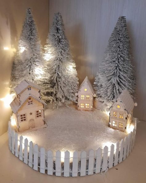 Cozy Winter Decor, Winter Decor Ideas, Christmas Village Display, Country Christmas Decorations, Easy Christmas Decorations, Diy Christmas Decorations Easy, Holiday Crafts Christmas, Christmas Villages, Coastal Farmhouse