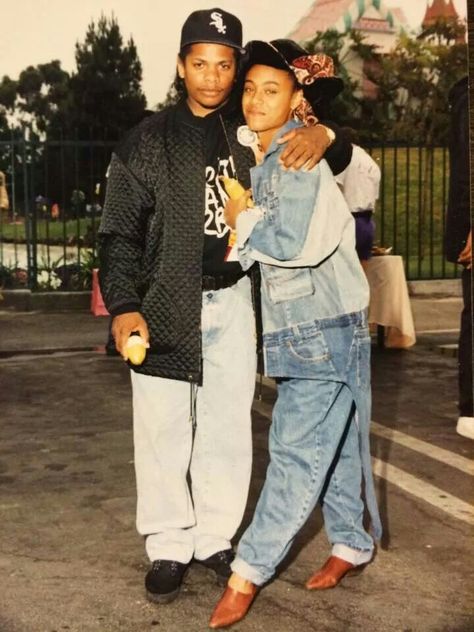 Rapper Eazy-E and Jada Pinkett Cultura Hip Hop, After Earth, 90s Rappers, Eazy E, Hip Hop Classics, Bad Gyal, Jada Pinkett, 90s Rap, 90s Hip Hop Fashion