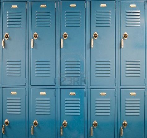 This is the locker set up....almost the same color, as well. Yearbook Picture Ideas, Locker Wallpaper, High School Lockers, Small Lockers, Locker Designs, Newborn Backdrop, School Hallways, Aesthetic Vision Board, Vision Board Quotes