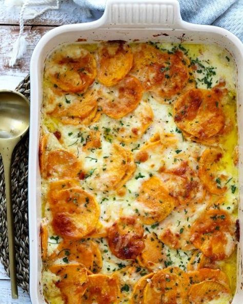 Sweet Potato Gratin Recipes, Scalloped Sweet Potatoes, Sweet Potato Gratin, Sweet Potato Sides, Thanksgiving Casserole, Gratin Potatoes, Traditional Thanksgiving, Potatoes Au Gratin, Potato Gratin