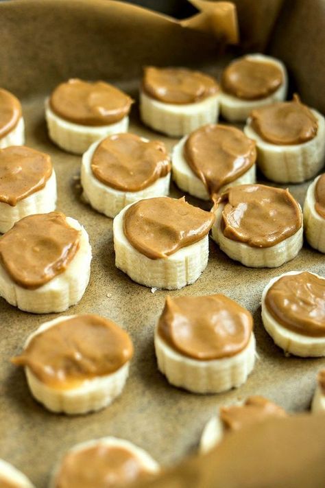 10 Late Night Snacks That You Won’t Feel Guilty After Eating Banana Slices With Peanut Butter, Peanut Butter And Bananas, Frozen Banana And Peanut Butter, Banana Peanut Butter Frozen Treats, Banana Peanut Butter Snack, Frozen Peanut Butter Banana Bites, Healthy Snacks Peanut Butter, Banana And Peanut Butter Snack, Snacks With Peanut Butter