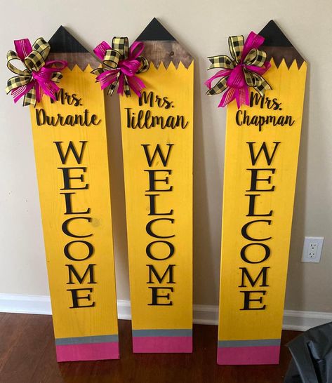 Cricut Projects Signs Diy Wood, Teacher Welcome Signs For Classroom, Teacher Signs Wooden Diy, Pencil Themed Classroom Decor, Pirch Signs, School Office Decorating Ideas, Classroom Diy Ideas, Handmade Teacher Gifts, Teacher Wreaths