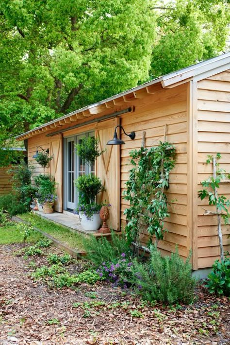 Tiny Guest House, Office Shed, Garden Cabins, Shed Design, Backyard Retreat, Garden Buildings, Small Houses, Garden Office, Wooden House