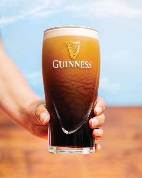 Guinness в Instagram: «Mona Lisa could never.» Pint Of Guinness, Guinness Draught, Flavored Beer, Summer Review, Summer Beer, Guinness Beer, Summer Music Festivals, Summer Music, Great Albums