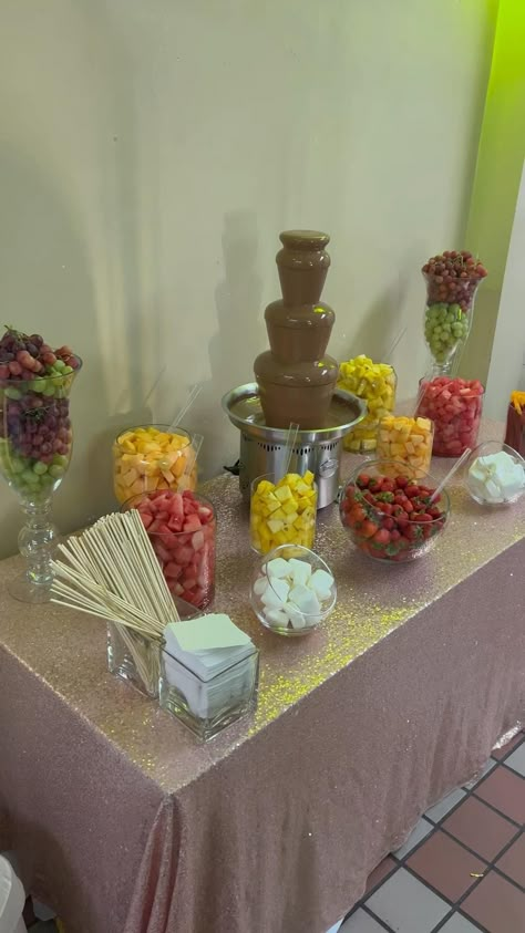 Let loose the tempting sensation of a chocolate fountain at your celebration, assured to captivate. Chocolate Fountain Bar, Party Snack Table, Sweet 16 Party Planning, Sixteen Birthday Party Ideas, Sweet 16 Party Decorations, Dessert Table Birthday, Sweet Sixteen Birthday Party Ideas, Birthday Snacks, Graduation Party Foods