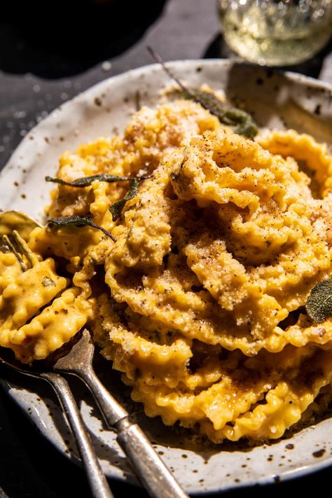 Brown Butter Pumpkin Pasta, Fall Pasta Dishes, Autumn Pasta Recipes, Pumpkin Alfredo, Sage Brown Butter, Fall Pasta, Half Baked Harvest Recipes, Pasta Alfredo, Pumpkin Sauce