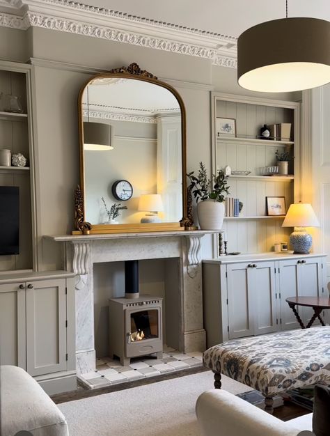 Cream Victorian Living Room, Victorian Terrace Interior Living Rooms, Victorian Living Room Traditional, Light Victorian Living Room, England Townhouse, Terrace House Living Room, Small Victorian Living Room, Victorian Fireplace Ideas, Brick Fireplace Log Burner