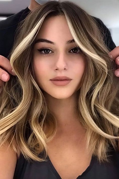 25 Stunning Blonde Highlight Ideas Blonde Highlights Only Around Face, Kid Highlights Hair, Kids Highlights Hair, Teen Highlights, Highlights With Money Piece, Blond Streaks, Blonde Highlight Ideas, Girls Highlights, Beach Blonde Hair Color