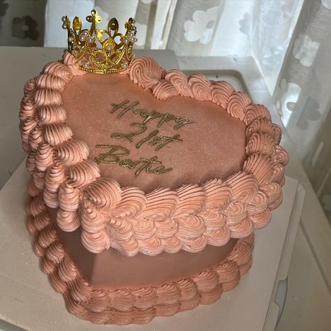 Details😍💕👑 Cake sizing details: 3 layer 6 inch heart cake Link in bio to order 🤍 #yyccakes #crowncakes #vintageheartcake #pinkheartcakes #21stbirthdaycake Heart Shaped Birthday Cake, 21st Cake, Sweet 16 Birthday Cake, Birthday Cake Pictures, 21st Birthday Cakes, Crown Cake, 16 Birthday Cake, Custom Birthday Cakes, Heart Shaped Cakes