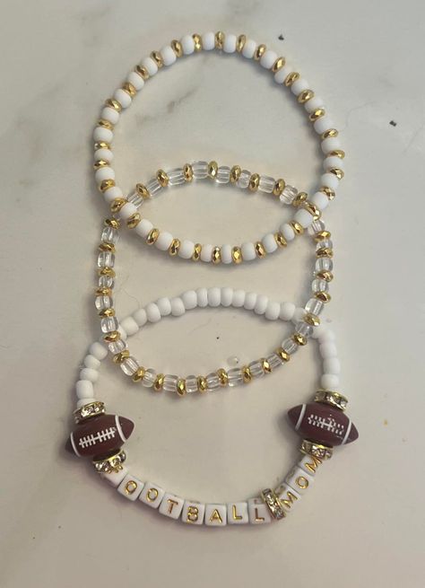 Any football 🏈 moms out there? Football Moms, Football Bracelet, Beading Jewelery, Soccer Mom, Football Mom, Bracelet Ideas, Beading, Soccer, Football