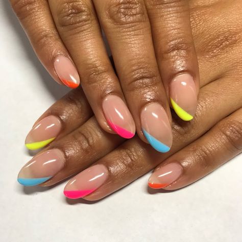 80s-inspired nail art ideas to round out your end-of-summer style. 80s Nails, Multicolored Nails, Fun Summer Nails, Nagellack Trends, Round Nails, Trim Nails, Nail Art Summer, Nail Designs Summer, Nail Polishes