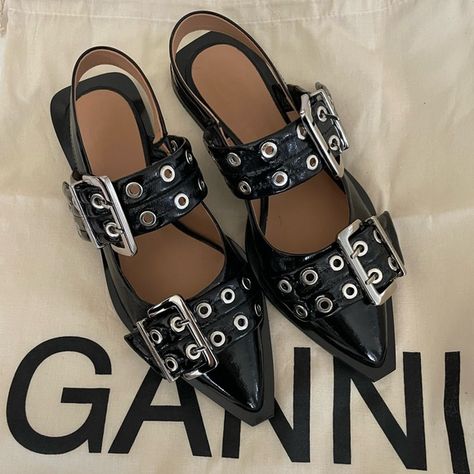 Ganni Feminine Buckle Ballerinas Ganni Buckle Flats, Ganni Ballet Flats, Ganni Flats, Ganni Shoes, Buckled Flats, Vintage Heels, Autumn Fits, Buckle Shoes, Casual Chic Outfit