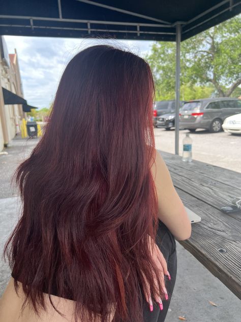 Dark Red Over Brown Hair, Outfits With Burgandy Hair, Dimensional Cherry Red Hair, Burgundy Hair On Pale Skin, Hair Inspo Color Shoulder Length, Cold Red Hair Color, Subtle Dark Red Hair, Dark Red Hair Layers, Long Cherry Red Hair