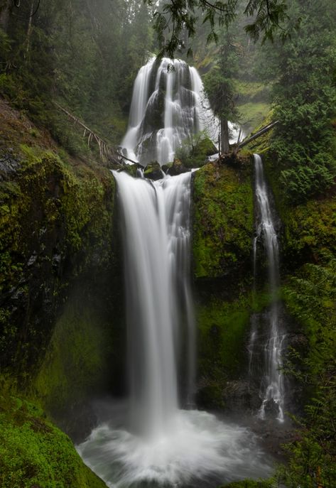 15 must-see Falls in Washington State Washington Waterfalls, Washington Road Trip, Washington Trip, Travel To, Pacific Northwest Travel, Washington State Travel, Washington Hikes, Washington Travel, Falls Creek