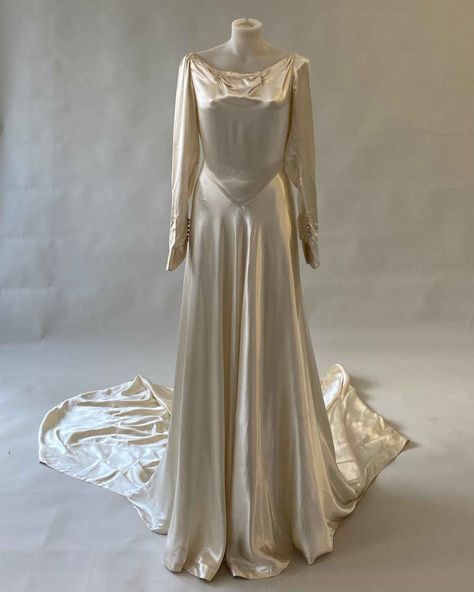 Sustainable Vintage Wedding Dresses 1940s Wedding Dress 40s Style, Vintage Silk Wedding Dress, Vintage Satin Wedding Dress, 40s Wedding Dress, 50s Gown, Regency Wedding Dress, 1930s Wedding Gown, 40s Wedding Dresses, Low Back Wedding Gowns