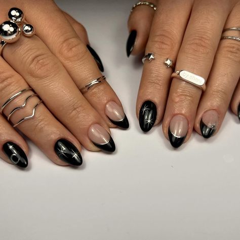 a witchy vibe 🔮🌙💫 gelx nails but make them look natural~ • • • #gelnails #gelx #nails #nailart #witch #witchnails #blacknails #chrome #chromenails #stars #naildesign Dark Green Nail, Nail Black, Witch Nails, Gel X Nails, Dark Green Nails, Nails Dark, X Nails, Green Nail, Black Stars