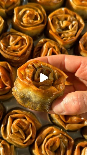 Ma’ayan | vegan, healthy & gluten free recipes on Instagram: "PISTACHIO BAKLAVA ROSES🌹   For the full recipe head to itsvegansis.com - link in bio!  If you’re craving baklava that’s not only easy to make but also vegan and that tastes better than any store bought baklava- you’re in the right place! These homemade Pistachio Baklava Roses are going to elevate your dessert game!!!  Whether you’re celebrating Ramadan or simply looking for a sweet treat, this baklava is the one for you. I promise, you’re going to absolutely LOVE IT!  Happy baking xx  . . . . . . #baklava #pistachio #pastry" Rice Paper Baklava, Baklava Roses, Rose Baklava, Turkish Baklava Recipe, Pistachio Baklava Recipe, Easy Baklava Recipe, Pistachio Pastry, Baklava Pistachio, Vegan Baklava