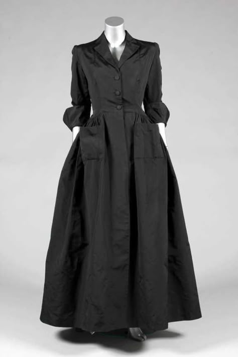 Balenciaga Couture, Dior 1947, Madame Gres, Cristobal Balenciaga, Evening Coat, Fashion 1940s, 1940's Fashion, Cristóbal Balenciaga, 40s Fashion