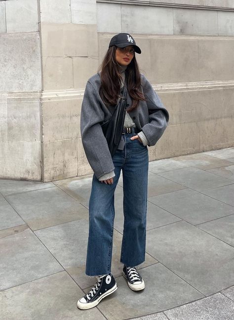 Faded Grey Jeans Outfit, Navy Blue And Gray Outfit, Gray Jeans Outfit Aesthetic, Dark Grey Jacket Outfit, Grey Wide Leg Jeans Outfit, Wide Leg Blue Jeans Outfit, Denim Jacket Winter Outfit, Taurus Lilith, London Vacation Outfits