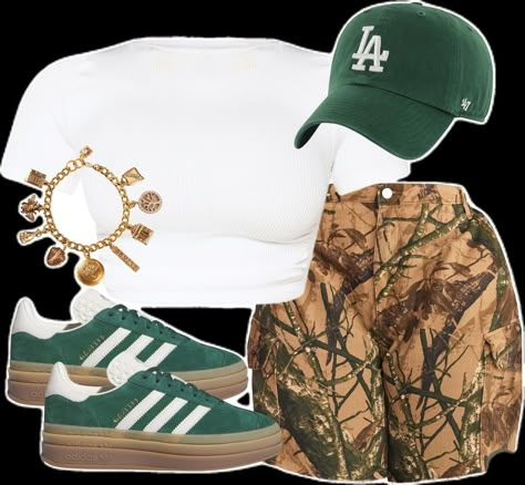 Forest Green Hat Outfit, Sports Watching Outfit Women, Outfit For Los Angeles Vacation, Jamaica Airport Outfit, Vacation Brunch Outfit, Adventure Outfits Women, Mom Theme Park Outfit, Florida Classic Weekend Outfits, Shein Vegas Outfits