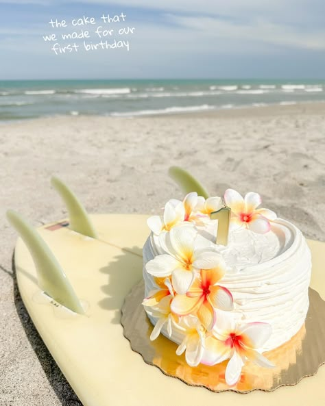 a few of our favorites 🌺 Plumeria Birthday Cake, Food Beach Aesthetic, Beach 15 Birthday, Tropical 1st Birthday Cake, Summer Cake Birthday, Beach Birthday Party Cake, Summer Theme Birthday Cake, Beachy Birthday Cake, Hawaii Cake Ideas