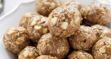 These Vanilla Espresso Almond Butter Energy Bites come in handy when you need more than just a cup of joe in the morning! Filled with hearty oats, almond butter, coffee and white chocolate chips; they are a healthy snack or treat! Thanksgiving Contest, Protein Bites Recipe, Protein Balls Recipes, Energy Bites Recipes, No Bake Energy Bites, Protein Cake, Protein Packed Snacks, I'm Fat, Wholesome Snacks