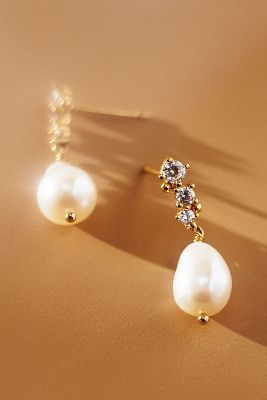 Mountain Wedding Earrings, Strapless Wedding Dress Earrings, Pearl And Diamond Drop Earrings, Diamond And Pearl Drop Earrings, Pearl Earrings Wedding The Bride, Wedding Day Earrings Brides, Classic Pearl Teardrop Earrings, Bride Pearl Earrings, Jewelry For Wedding Guest