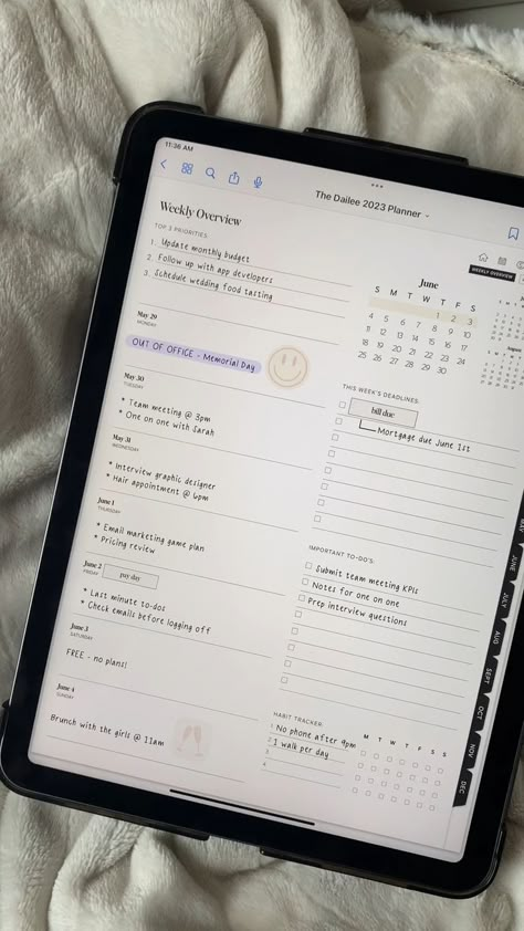 Weekly iPad Planner to Get Insanely Organized in 2024 ipadplannertemplate #plannerinspo #homeofficeplanner⌨️. Notion Notes, Ipad Daily Planner, Bullet Journal App, Notion Inspiration, Daily Planner Notepad, Notion Cover, Assignment Planner, Planner Diario, Weekly Cleaning Checklist