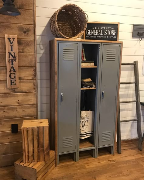 Old Lockers Repurposed Mudroom, Repurposed Lockers Home Decor, Repurposed Lockers Ideas, Metal Locker Makeover, Vintage Lockers Repurposed, Lockers In Bedroom, Locker Repurpose Ideas, Bedroom Locker Ideas, School Lockers Repurposed