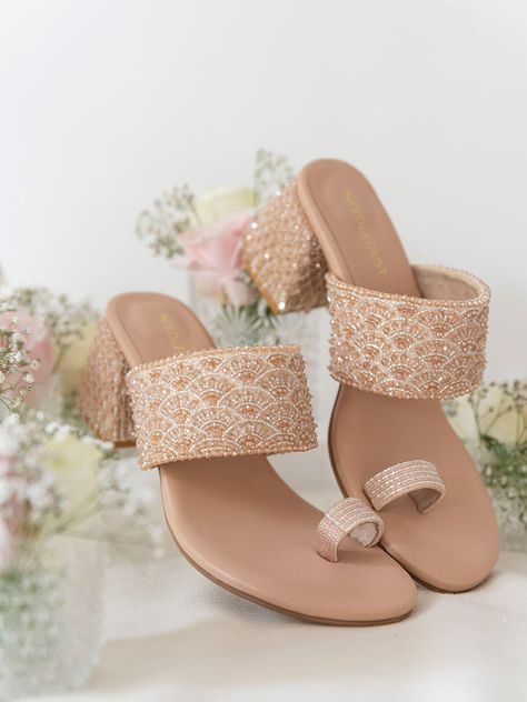 Bridal Sandals Heels, Indian Sandals, Elegant Shoes Heels, Indian Wedding Shoes, Bride Sandals, Fancy Sandals, Modern Handbag, Indian Shoes, Pretty Sandals