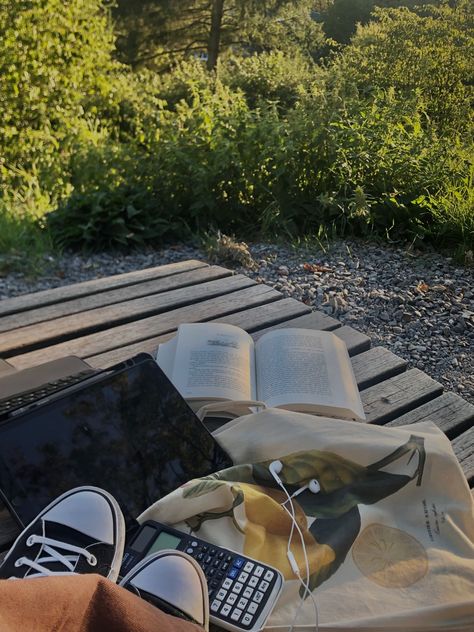 Park Study Aesthetic, Park Reading Aesthetic, Reading In A Park Aesthetic, In The Woods Aesthetic, The Woods Aesthetic, Park Reading, Aesthetic Park, Woods Aesthetic, Comfy Reading