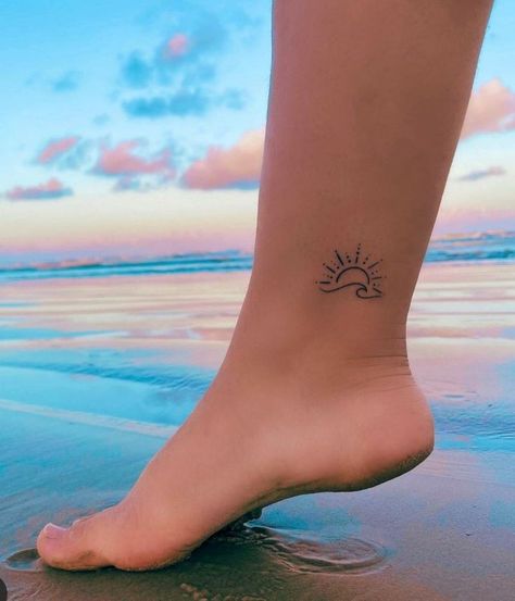 Fnaf Tattoo, Small Beach Tattoos, Tattoo Sonne, Beachy Tattoos, Tattoos Nature, Tato Minimal, Cute Simple Tattoos, Sunset Tattoos, Ankle Tattoos For Women