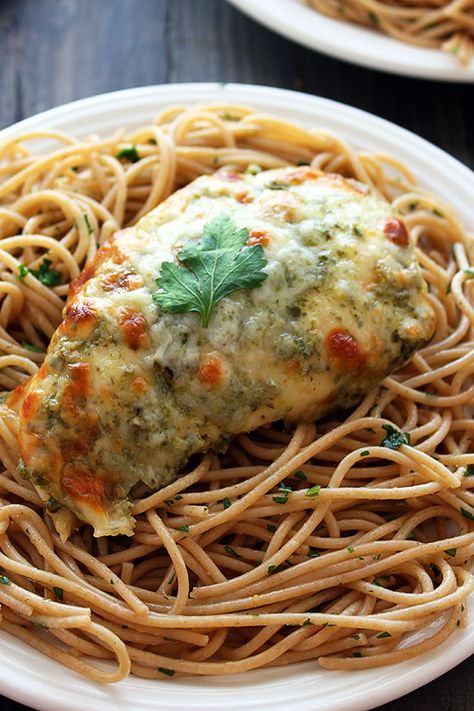 Baked Chicken Pesto Parmesan - 25 minutes and 4 ingredients! Baked Chicken Pesto, Best Baked Chicken Recipe, Chicken Breast Cutlet, Handle The Heat, Chicken Pesto, Parmesan Recipes, Weeknight Dinner Recipes Easy, Weeknight Dinner Recipe, Cheesy Chicken