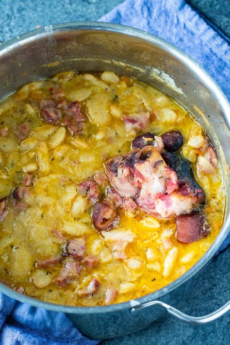 Corbaci Pepper Recipes, Lima Bean Soup Crockpot, Can Butter Beans Recipes, Butter Bean Recipes Southern, Slow Cooker Lima Beans, Southern Bean Soup, Cajun Butter Beans Recipe, Ham And Butter Bean Soup, Southern Lima Bean Recipes