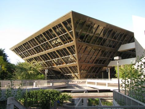 pyramid building buildings tempe municipal architecture upside down inverted modern hall defy shaped shape pyramids arizona gravity wiki seem structures Princes Of The Apocalypse, Civic Architecture, Building Elevations, Pyramid House, Municipal Building, Architecture Minimalist, Ancient Egyptian Architecture, Unusual Architecture, Pyramid Building