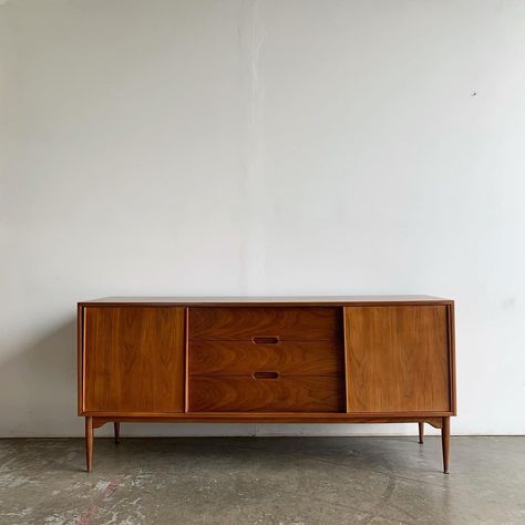 Mid Century Tv Cabinet, Dark Wood Credenza, Mid Century Buffet Cabinet, Mid Century Side Board, Mid Century Wood Furniture, Midcentury Credenza, Mcm Cabinet, Mcm Sideboard, Mcm Credenza