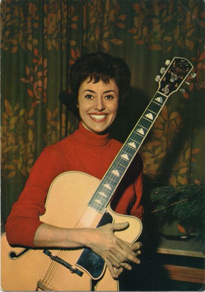 Caterina Valente promo card Caterina Valente, Linda Ronstadt, Jazz Guitar, Guitarist, Music Instruments, Guitar, History, Van, Music