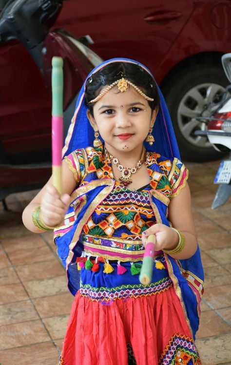 Radha Dressing For Girl, Radha Dress For Kids, Radha Dress For Baby Girl, Dandiya Shoot, Gujrati Dandiya Dress, Gopika Dress For Kids, Ledis Photo, Radha Outfit, Gujarati Dress