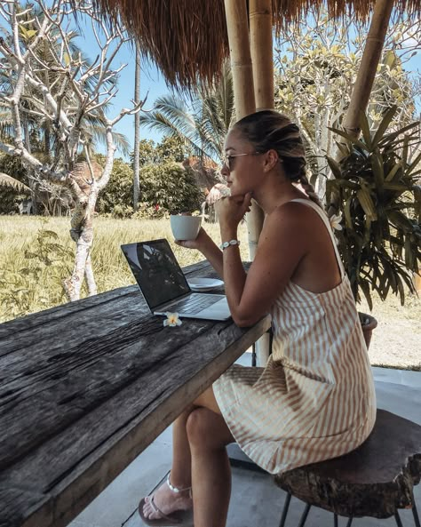 Digital Nomad Lifestyle, Laptop Lifestyle, Western Culture, Hotel Boutique, Bali Travel, Vision Board 2023, 2023 Vision Board, Branding Photoshoot, 2023 Vision