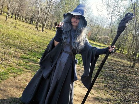 Gandalf the Grey Genderbent  Lord of the Rings and the Hobbit Family Lord Of The Rings Halloween Costumes, Womens Lord Of The Rings Costume, Female Gandalf, Lord Of The Rings Cosplay Female, Cosplay Lord Of The Rings, Easy Gandalf Costume, Diy Gandalf Costume, Female Gandalf Cosplay, Lord Of The Rings Costumes