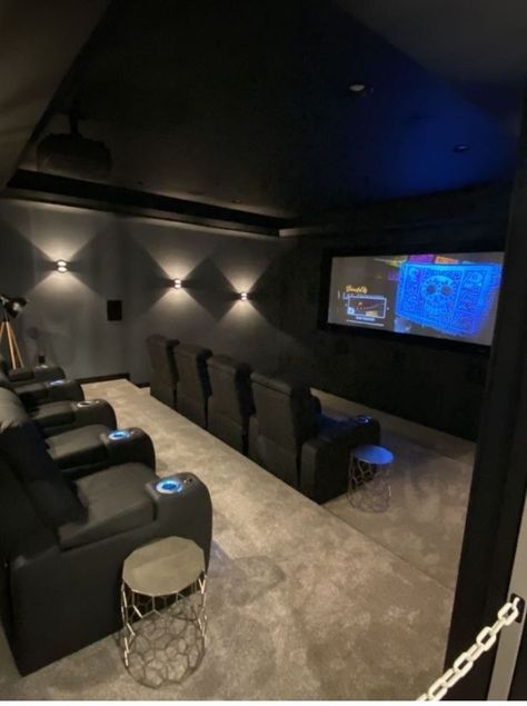 Small Theater Room Ideas, Luxury Home Cinema Room, Home Cinema Room Ideas, Cinema Room Design, Theatre Room Ideas, Sala Cinema, Theater Room Decor, Movie Theater Rooms, Home Theater Room Design