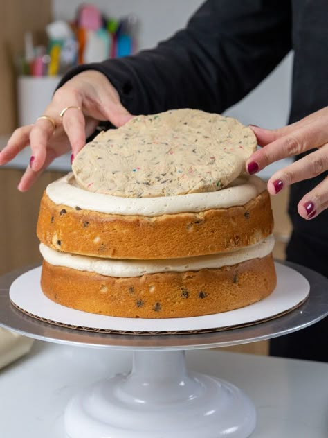 Cookie Dough Cake Filling Cake With Cookie Dough Layer, Funfetti Cookie Dough Cake, Cake Fudge Filling, Edible Cookie Dough Filling, Peanut Butter Cookie Dough Cake, Edible Cookie Dough Cake Filling, Confetti Cake Filling Ideas, Chocolate Chip Cookie Dough Cake Filling, Cookie Dough Layer Cake