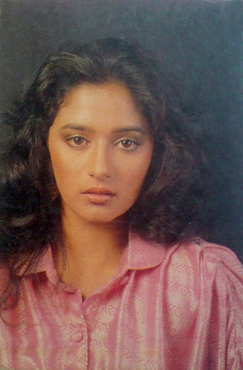 VK.com | VK Neerja Movie, Maduri Dixit, Kajol Devgan, Zeenat Aman, Juhi Chawla, Film Icon, Retro Bollywood, Eternal Beauty, Vintage Bollywood